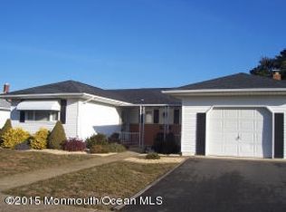 8 Elsinore St, Toms River, NJ 08757