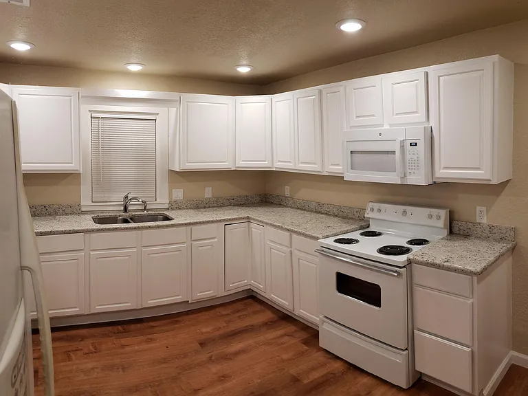 401 W Hull St — Photo 18