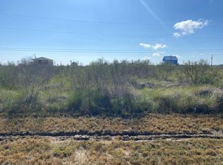 312 W Live Oak Ln, Rockport, TX 78382