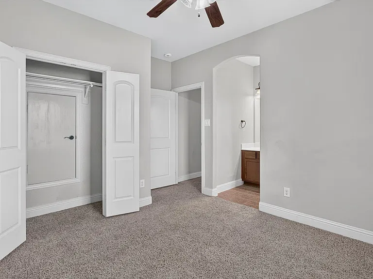 4635 Saginaw Ct — Photo 28