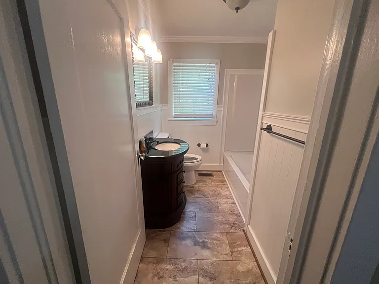 401 Crest St — Photo 7
