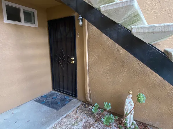 855 E Lexington Ave E, El Cajon, CA