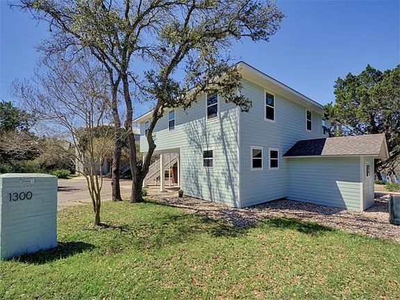 Welcome to 1300 Hurst Hollow!