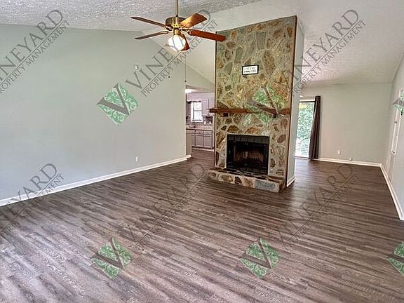 4th image of 351 Knollwood Ln