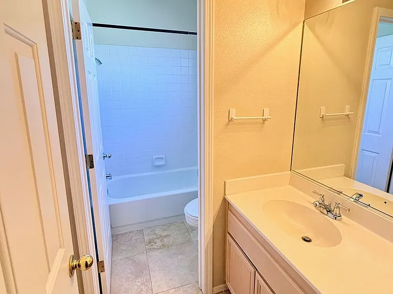 5501 Brittania Dr — Photo 9