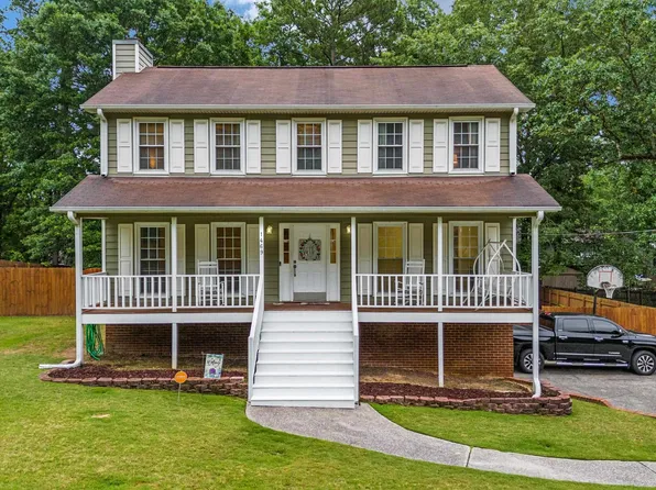 1469 Secretariat Dr, Helena, AL 35080