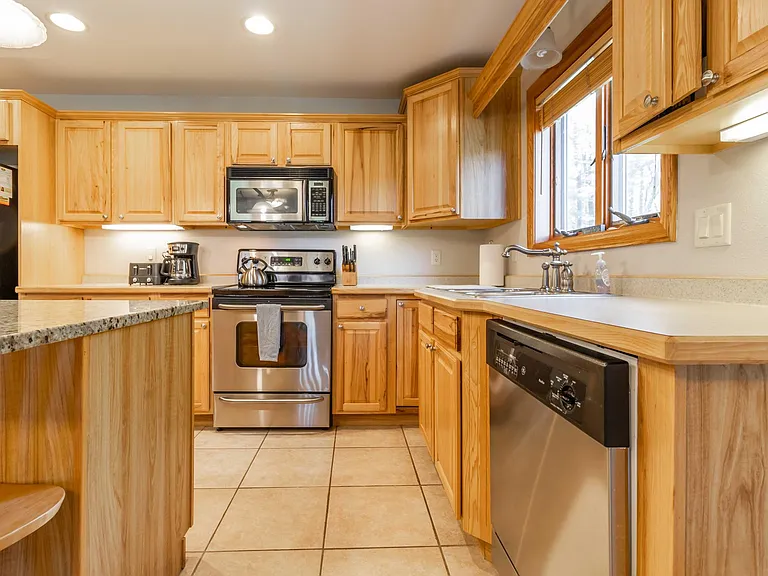 1848-1 E 20th Ct #2401 — Photo 7