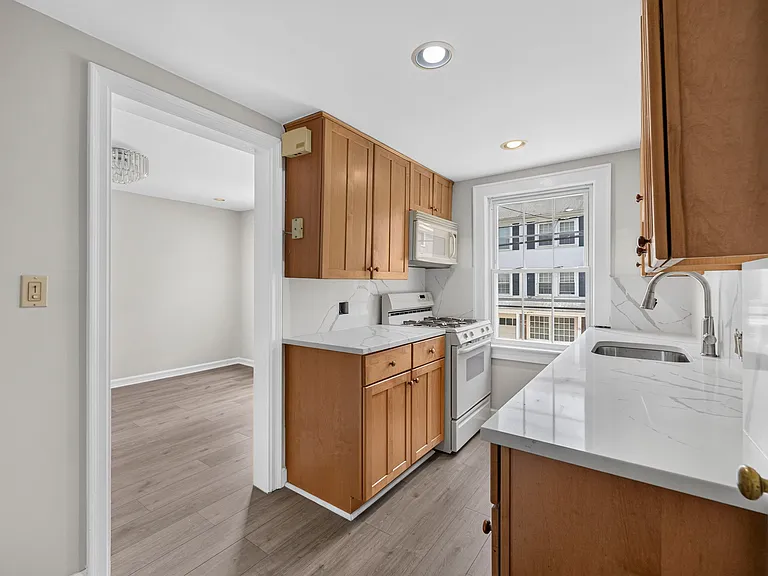 16 Randolph Ter — Photo 4