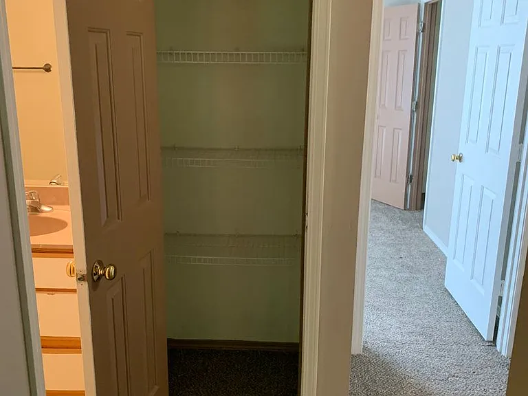 1383 West Allen Street — Photo 23