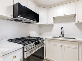 3369 Cerritos Ave, Signal Hill, CA