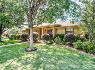 1106 De Pauw Dr, Arlington, TX 76012