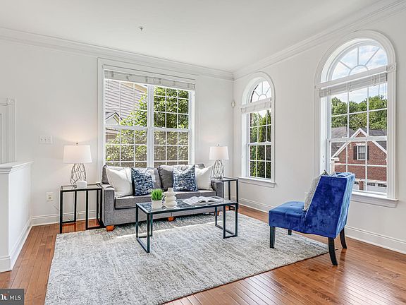 5th image of 8217 Castanea Ln