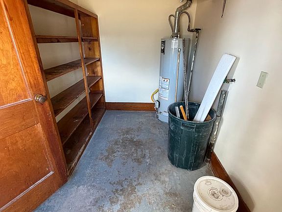 4th image of 1102 Eisenhower Ave #1104