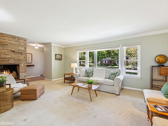 4th image of 350 Leitch Ave