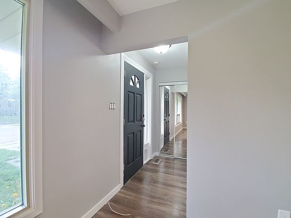 5th image of 119 Limeridge Rd E