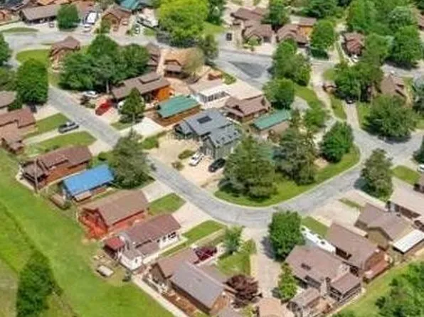 143 Natures Way, Hollister, MO 65672