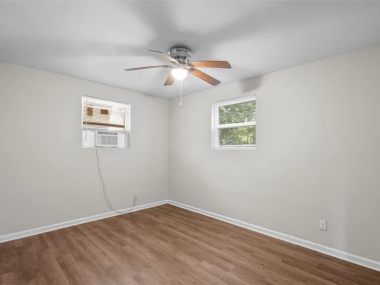 2328 Boss St #B — Photo 7