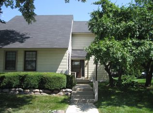 707 Colby Ct, Gurnee, IL 60031