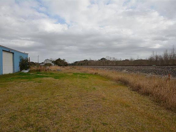 4th image of 9509 Highway 6