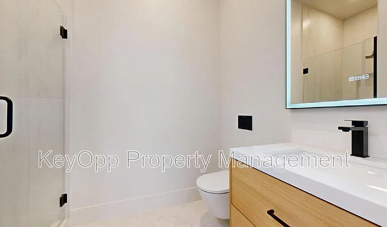 489 Guerrero St — Photo 17