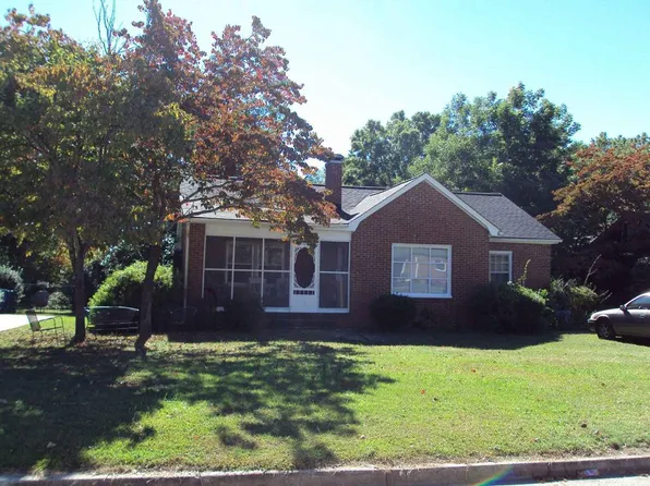247 Penn Ave, Greenwood, SC 29646