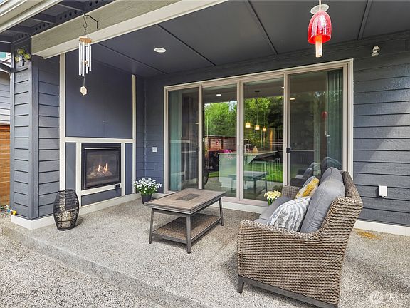 3rd image of 14622 199th Avenue E