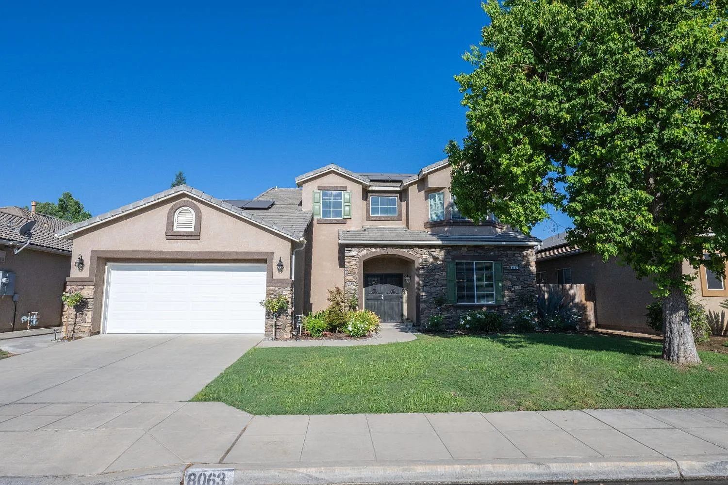8063 N Paula Ave photo 1