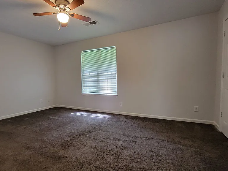 1064 Huntington Trce SE — Photo 28