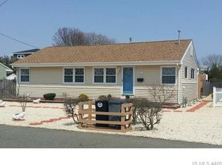 253 W 12th St, Ship Bottom, NJ 08008