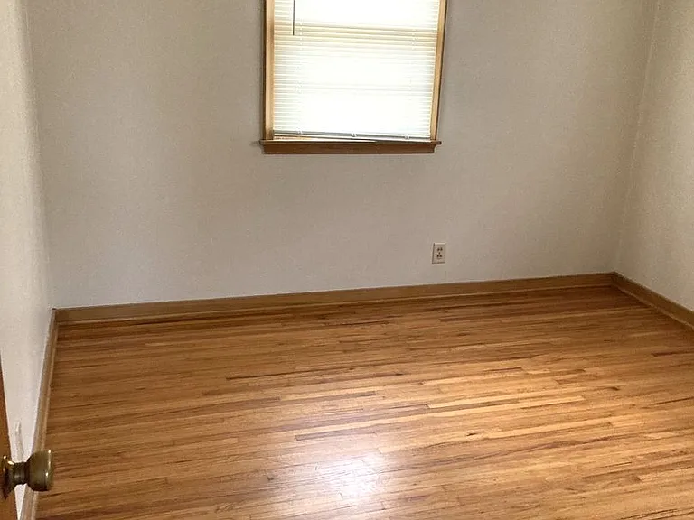 6420 Knox St — Photo 3