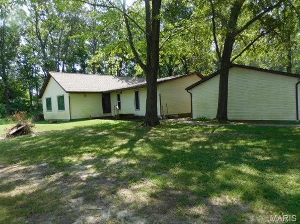 4878 Cj Heck Rd, Salem, IL 62881