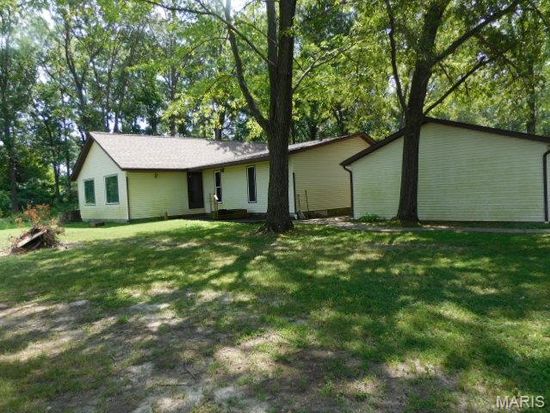 4878 Cj Heck Rd, Salem, IL 62881