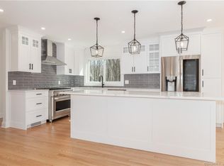 4 Russett Rd, Sandy Hook, CT 06482