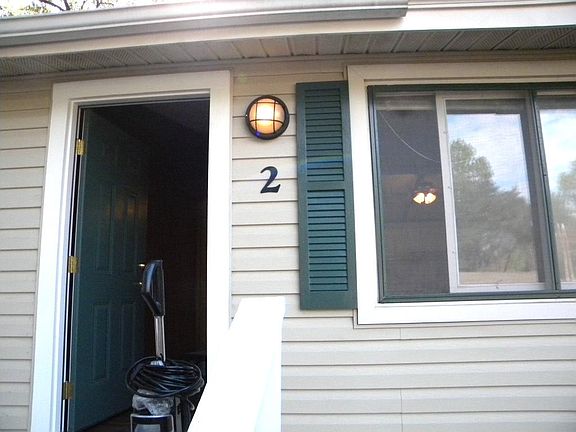 2nd image of 1557 Coombs Dr #2