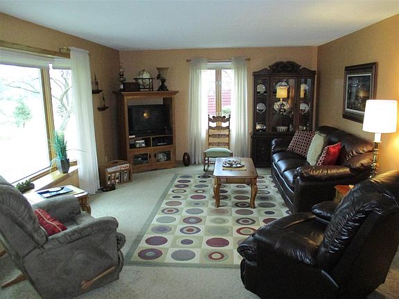 4th image of 421 E Conrad Dr