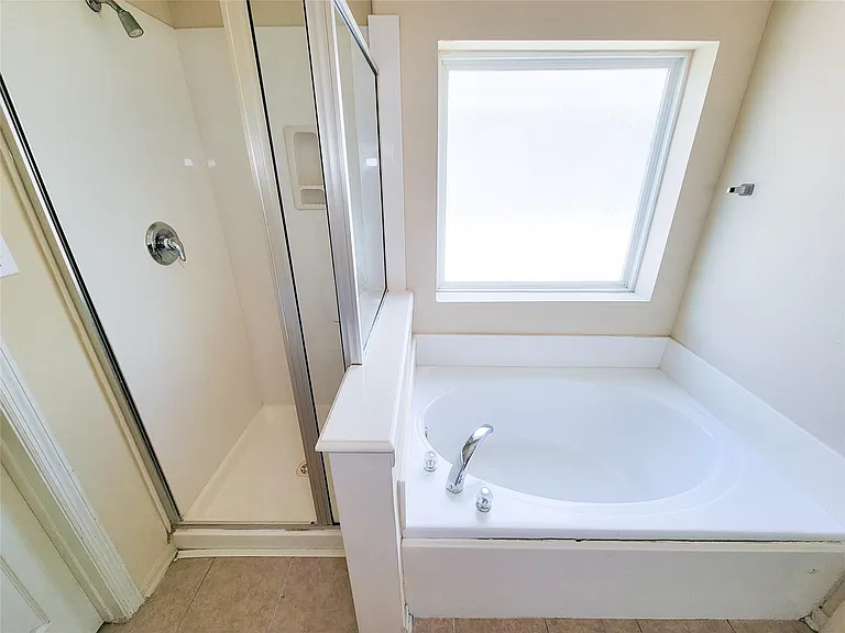 2322 Oxford Point Ln — Photo 28