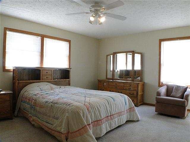 1st image of 255 S Carolyn Dr