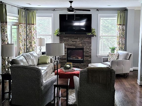4th image of 814 Shandwick Dr