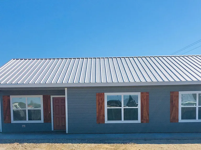 701 Dave Ln — Photo 1