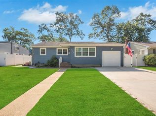 774 Frankford Rd, West Babylon, NY 11704