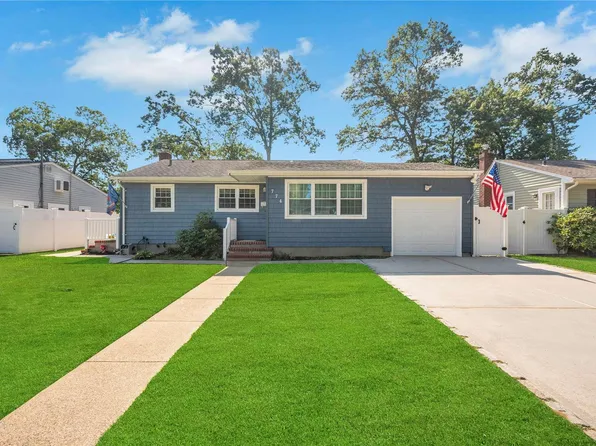 774 Frankford Road, West Babylon, NY 11704