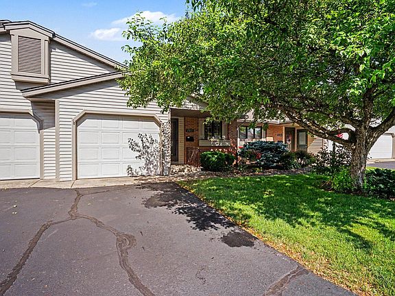 3rd image of 297 Harvest Ln