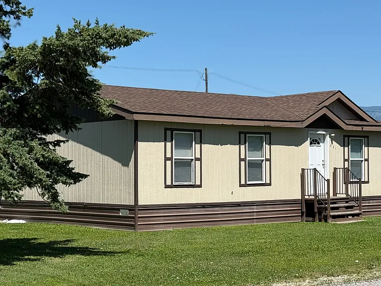 681 Scenic Dr — Photo 1