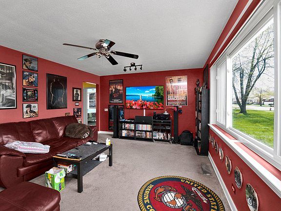 4th image of 1351 Balmoral Ave APT 1S