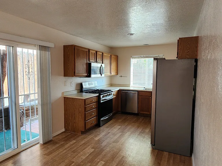 11200 Wales Ave NE — Photo 3