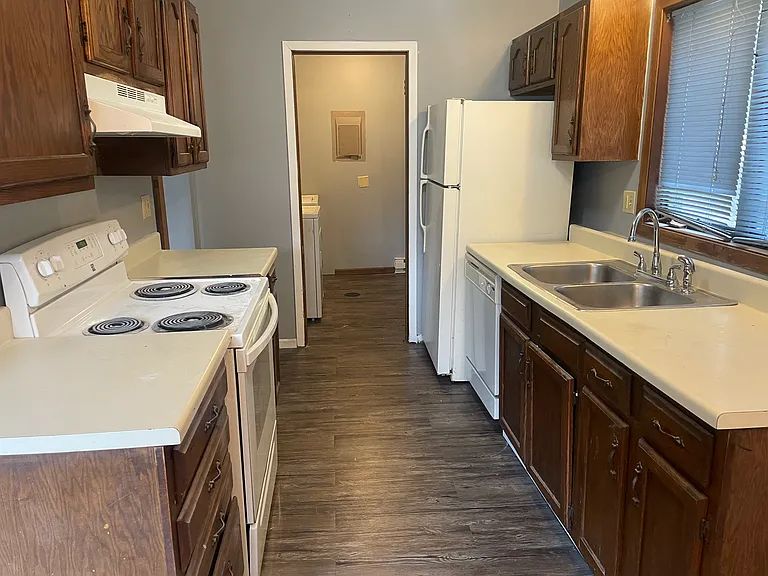 838 Wentworth Ave #1 — Photo 6