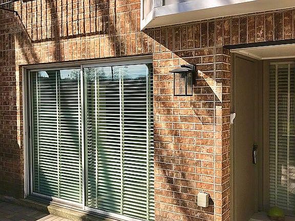 2nd image of 105 Bishop Quarter Ln