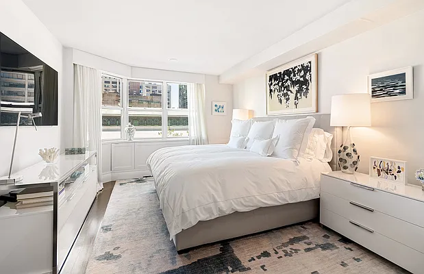 Sold by SERHANT. | media 4