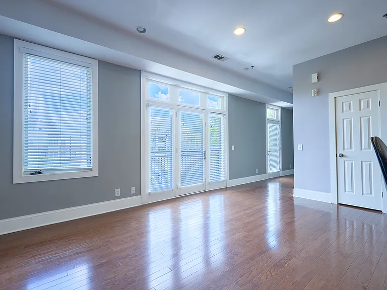 301 Augusta St #202 — Photo 15