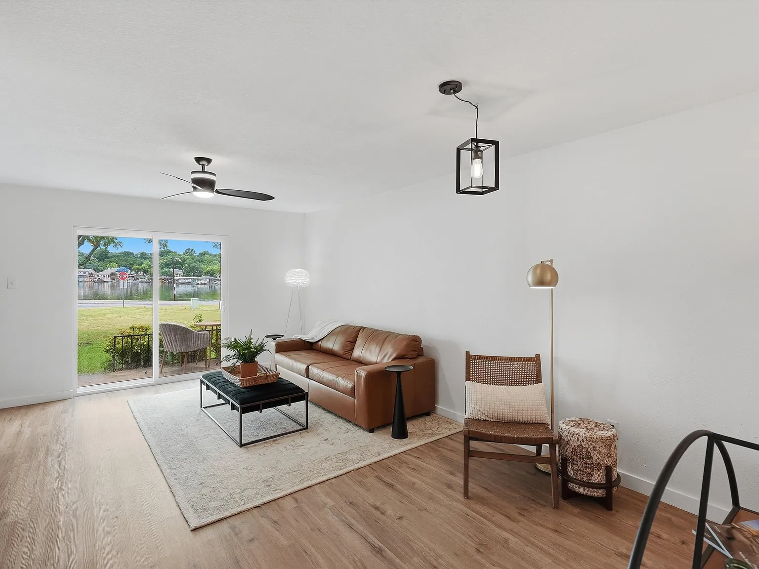 2 bed, 1.5 bath, 1188 sqft, $1,850 — Photo 3